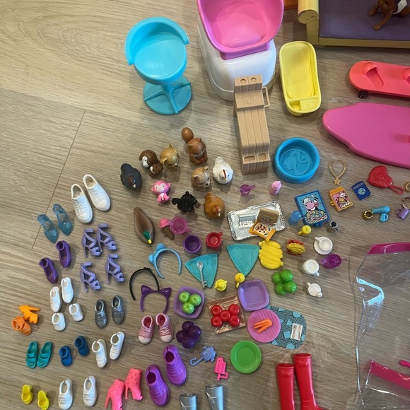 Vintage Barbie Bundle - Picture 2 of 4